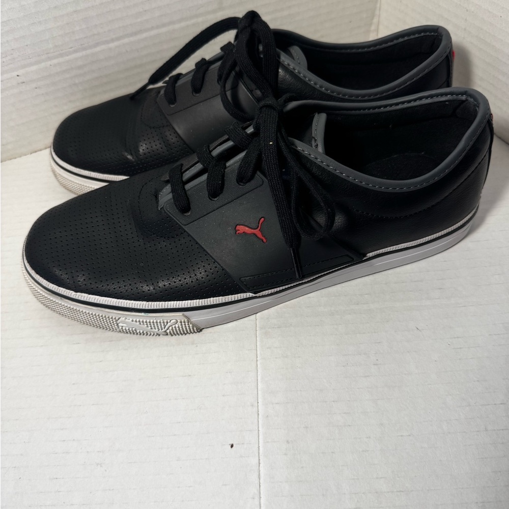 Puma Men's Black and Red Sneakers